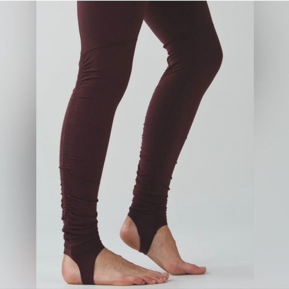Lululemon Women's Wunder Under Stirrup Leggings Bordeaux Drama Pants Size 6. - Picture 3 of 12